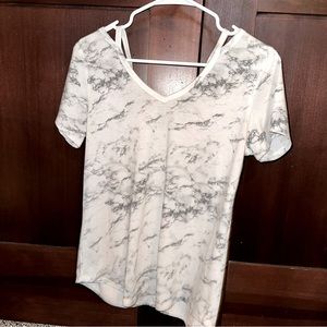 Grayson/Threads Marble Top
